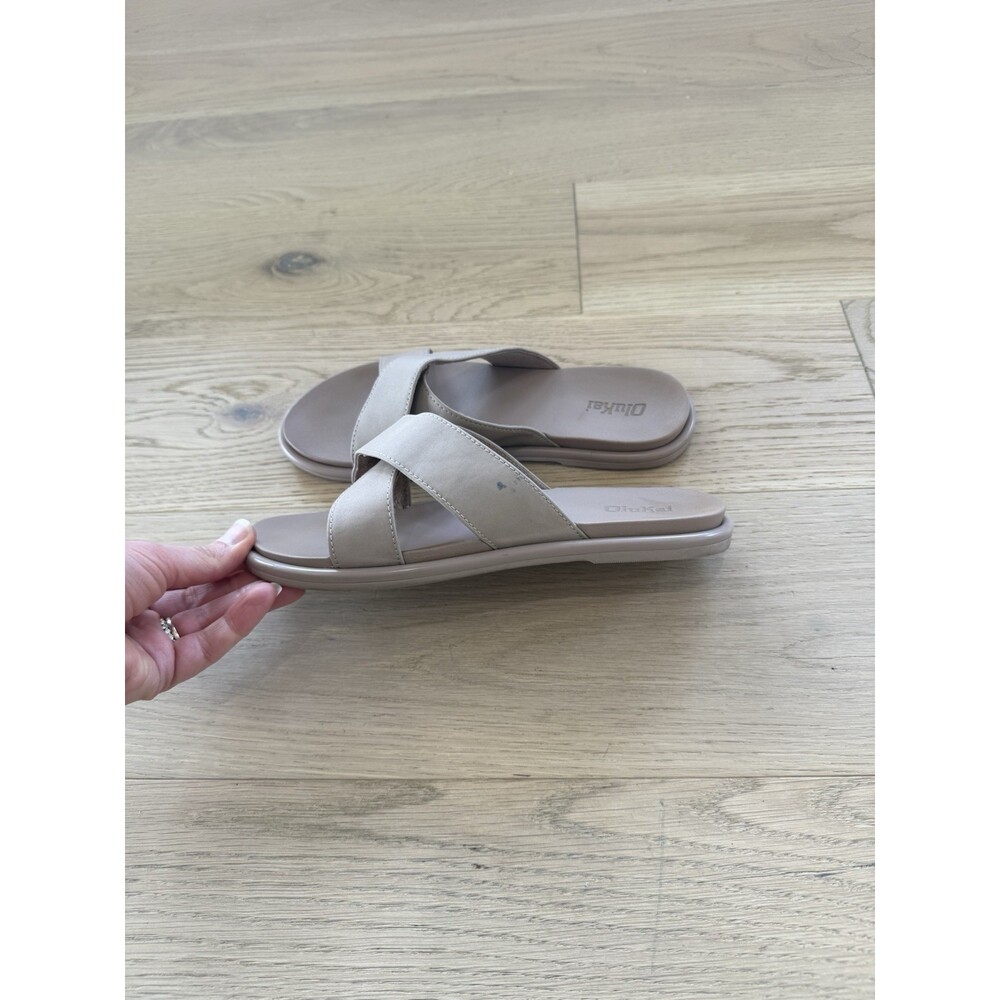 OluKai LAI SLIDE Women's Tan beige Flats Sandals Shoes Size 7 37 Slip Oh Summer